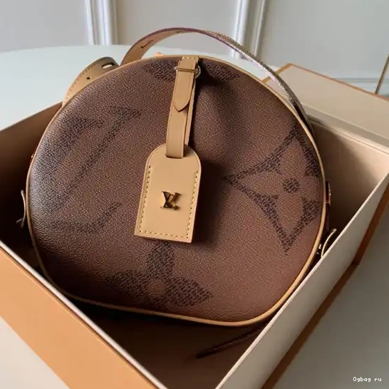 CHAPEAU Louis BOITE PETITE Vuitton 0518